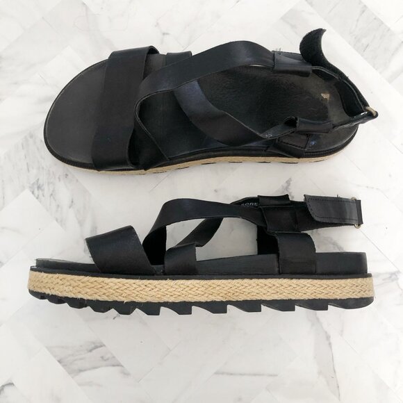 SOREL Roaming Criss Cross Sandals Size 8 - Picture 1 of 8